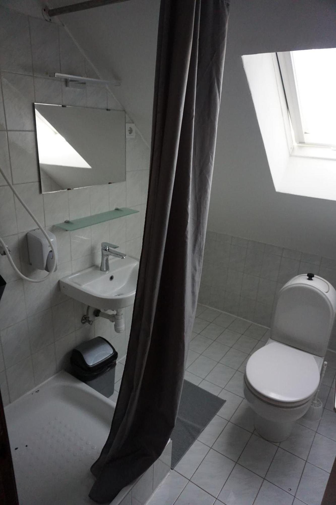 Majus 1 Vendeghaz - Torony Hotell Exteriör bild